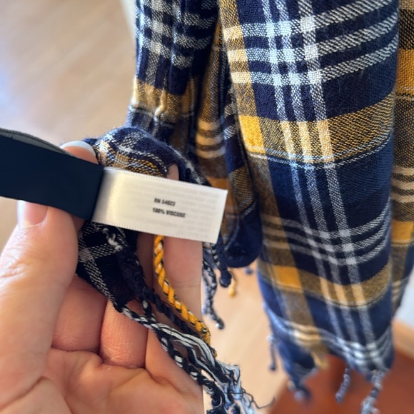 Gap Navy White and Golden Yellow Plaid Scarf - Picture 4 of 6